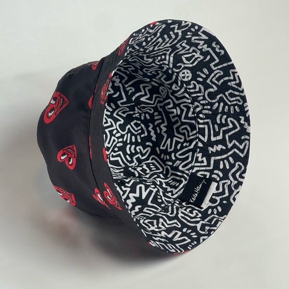 NWT Keith Haring Heart Bucket Hat - Picture 2 of 8